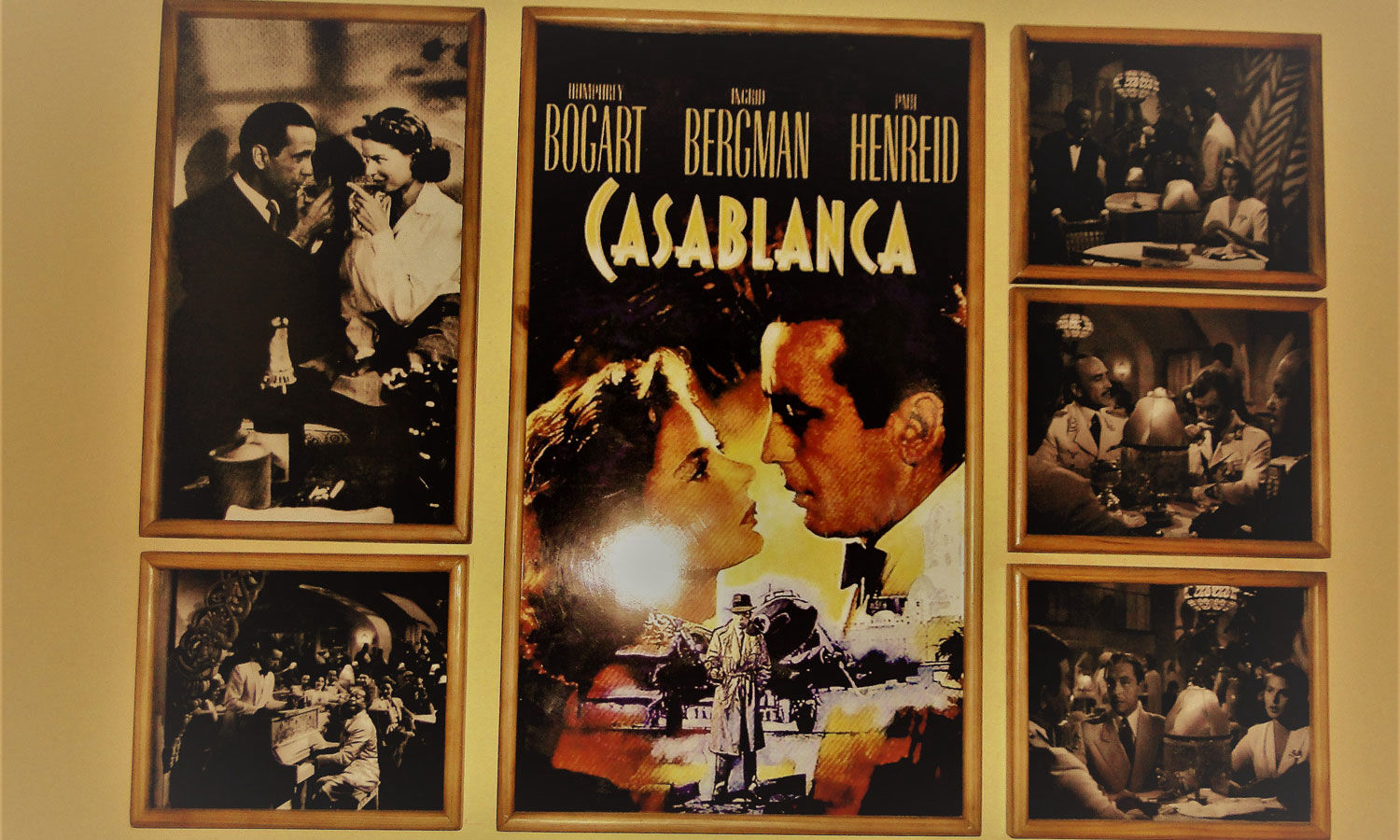 Barteneder en Bar Casablanca Camaguey poster