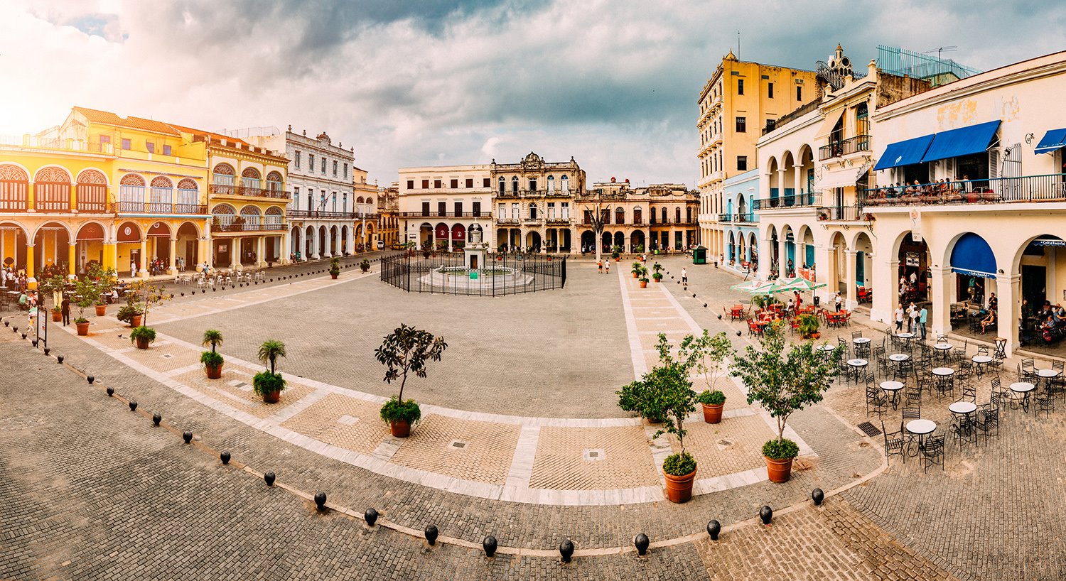 Walk the squares of Old Havana